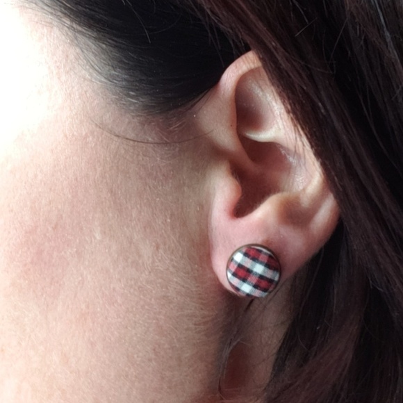 New Handmade | Upcycled Button Stud Earrings - Picture 4 of 4